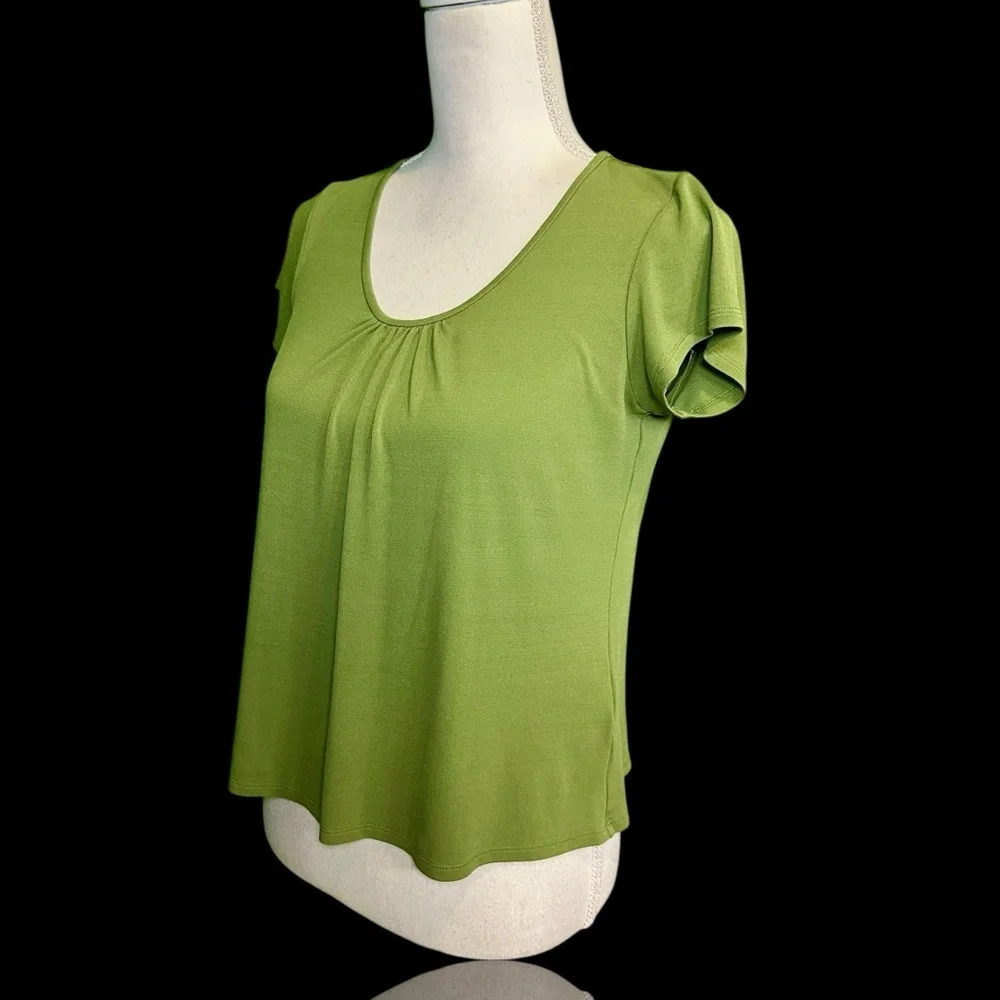 Eileen Fisher 100% Silk ‘Balletneck Cap Sleeve Top’ in “Edamame” Green Size SP - Picture 4 of 14